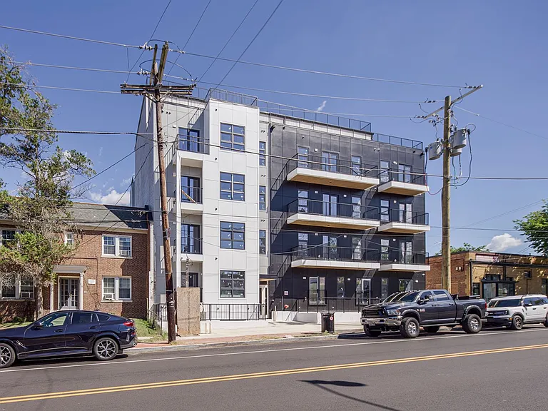 317 Kennedy St — Photo 15