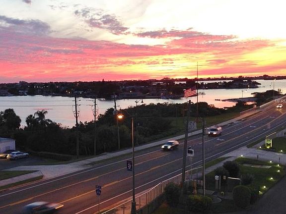 5th image of 100 Bluff View Dr APT 301A