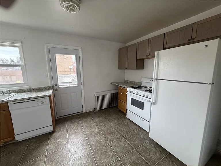 5839 Darlington Rd #4 — Photo 10