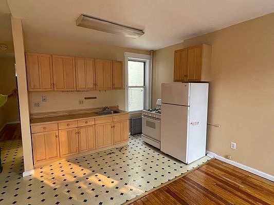 1st image of 3032 41st St APT 2L