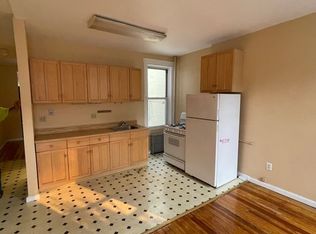 3032 41st St APT 2L, Long Island City, NY 11103