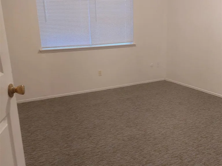 8151 Misty Ridge Ln — Photo 10