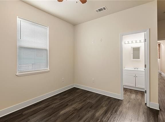 4th image of 3914 Thalia St