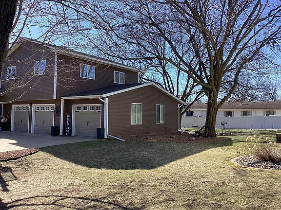3rd image of 1309 Oriole Dr