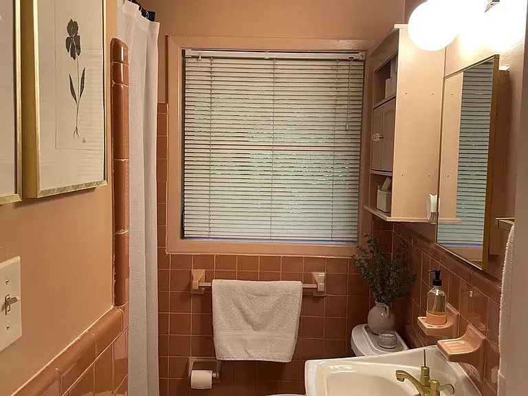 2081 Jordan Ter NE — Photo 13