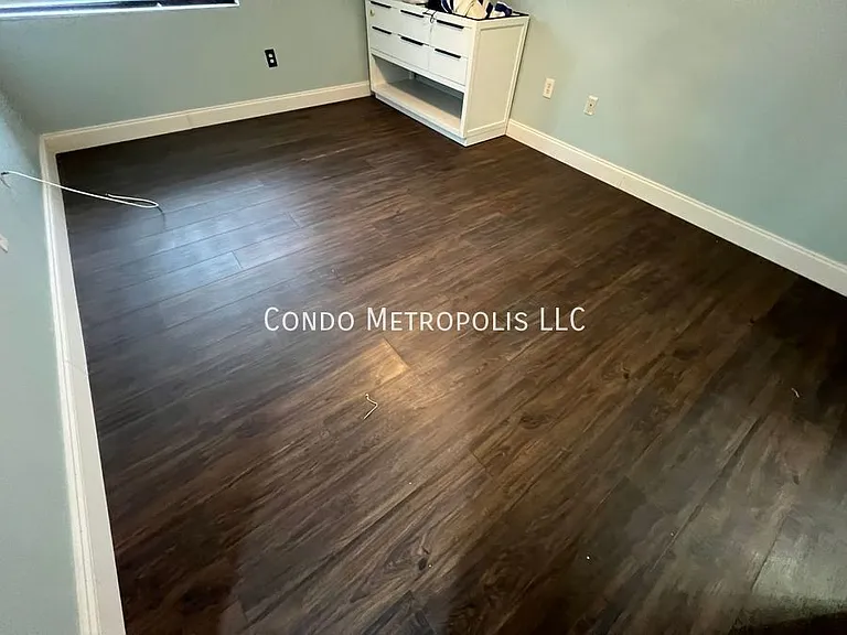 5039 Vineland Rd — Photo 15