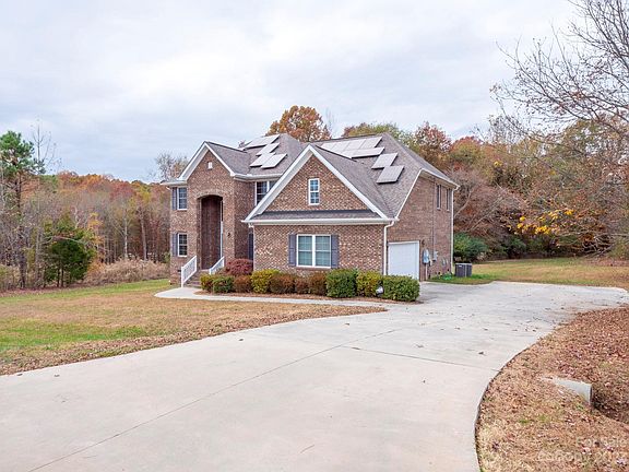 2nd image of 593 Carollbrook Dr