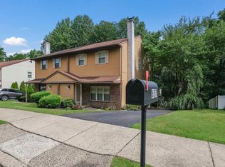 657 Valley Stream Cir, Langhorne, PA 19053
