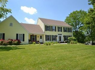 N16W30100 Timberbrook Ct, Pewaukee, WI 53072