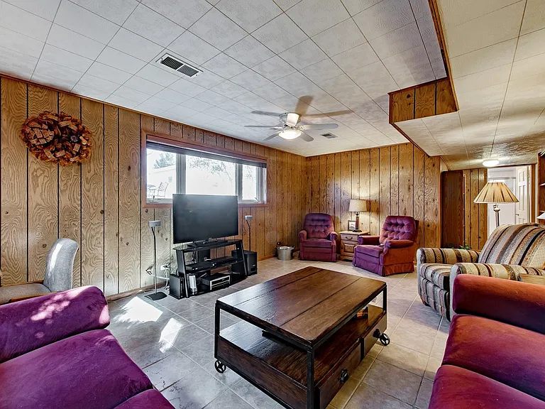 2322 Birchwood Ave — Photo 11