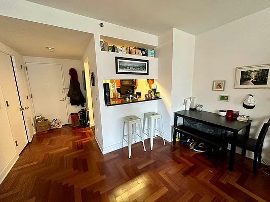 Rented by Douglas Elliman | media 7