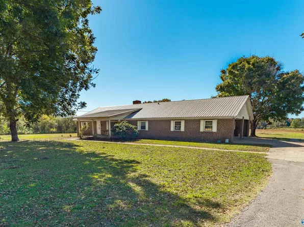 2598 Troy Rd, Gadsden, AL 35903