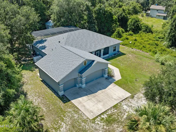5680 Seminole St, Mims, FL 32754