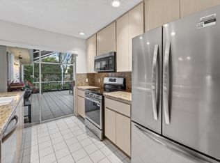 304 Sun Terrace Ct, Palm Beach Gardens, FL 33403