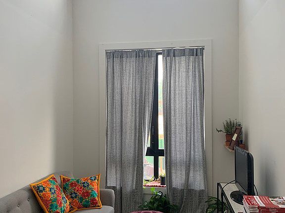 3rd image of 812 Lexington Ave APT 2F