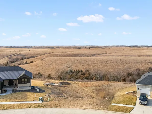 5614 Goheen Dr, Manhattan, KS 66503