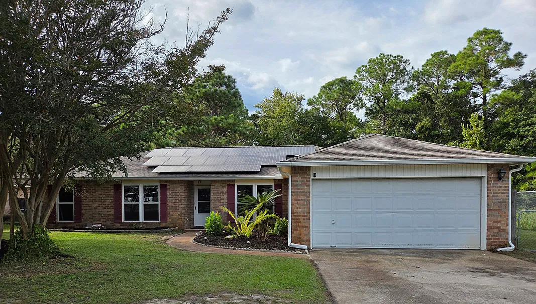 4 bed, 1926 sqft, $2,600 — Photo 1
