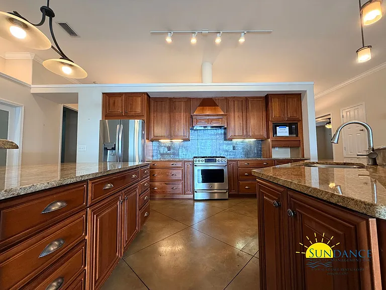 249 Beachview Dr — Photo 9
