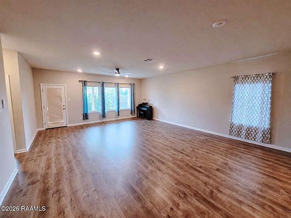 2nd image of 112 Autumn Dr
