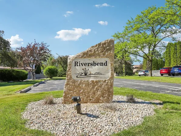 W178N9743 Riversbend CIRCLE W W, Germantown, WI 53022