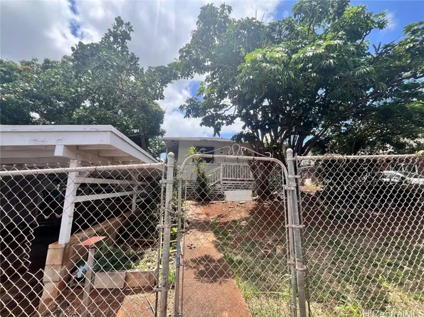 1106 Ukana St, Honolulu, HI 96818