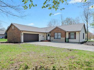 607 W Northridge Dr, Mahomet, IL