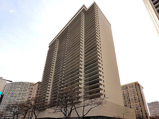 1st image of 1212 N Lake Shore Dr APT 6AN