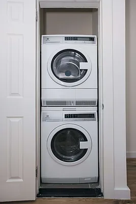 Rented by Bold New York | media 15