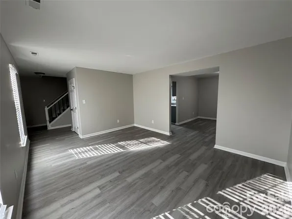 1425 Sugar Hollow Dr, Charlotte, NC 28214