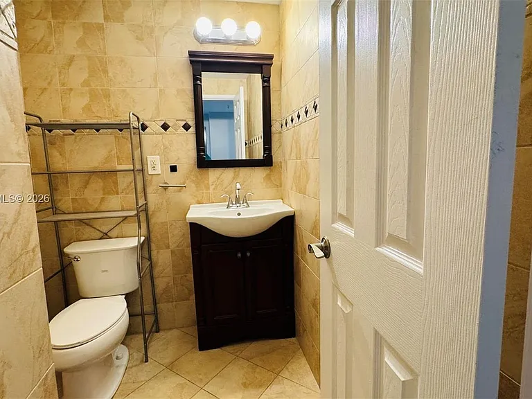 19390 Collins Ave #624 — Photo 27