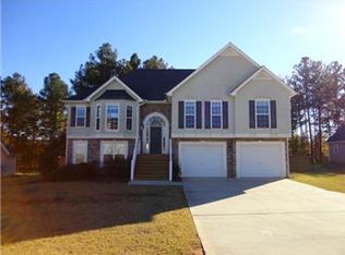 305 Creekside Cir, Hampton, GA 30228