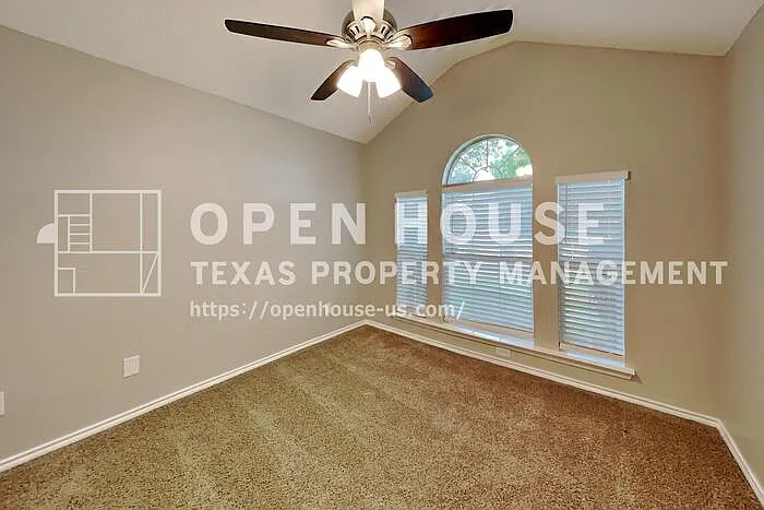 1015 Tyler James Dr — Photo 14