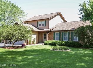 711 Kerry Ct, Gilberts, IL 60136