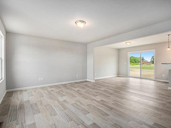 3rd image of 646 Manorwood Cir