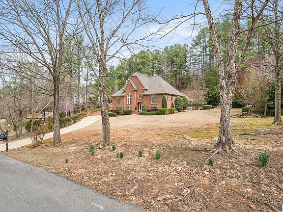 3rd image of 100 Windsor Trl