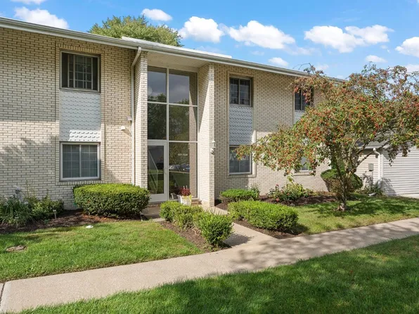 502 Birch Tree Ln #502, Michigan City, IN 46360