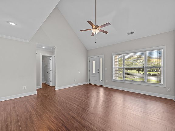3rd image of 2400 Camille Dr