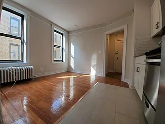 Rented by Hillel Realty Group