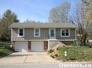1702 SE Royal St, Oak Grove, MO 64075