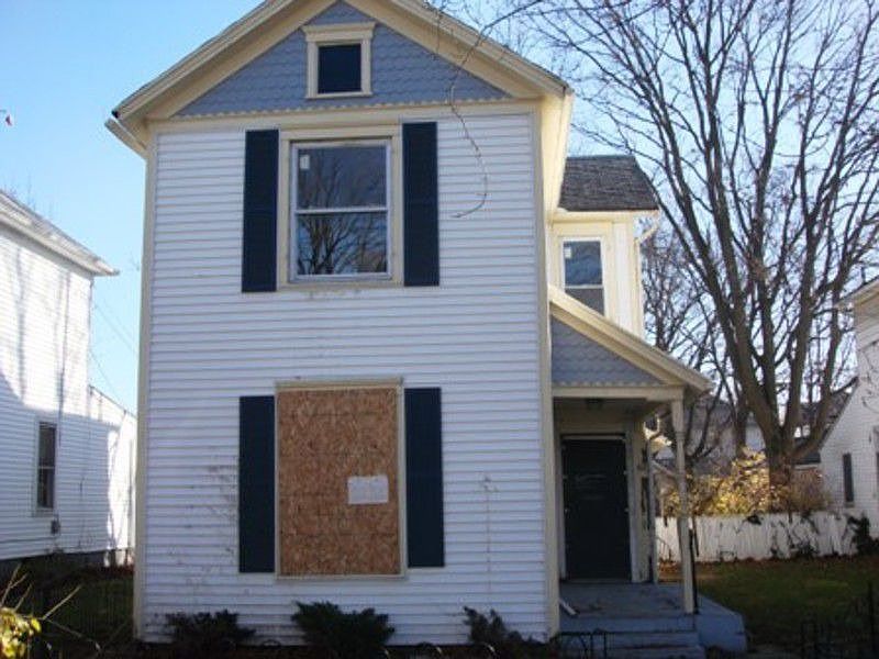 1st image of 32 E Burton Ave