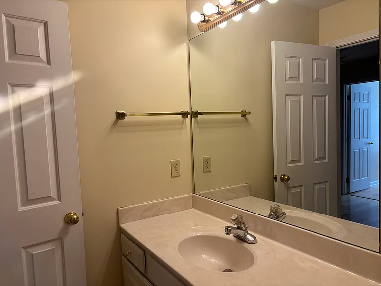 1116 Benjamin Ln — Photo 27
