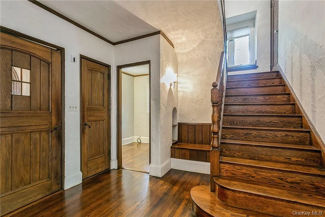 5 bed, 3.5 bath, 3853 sqft, $13,200 — Photo 4