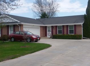 1407 Willow Dr, Port Washington, WI 53074