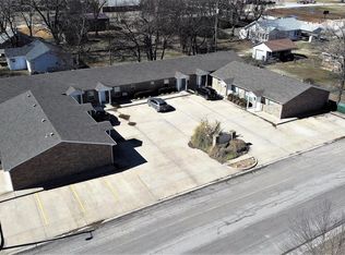 105 S 8th St, Davis, OK 73030