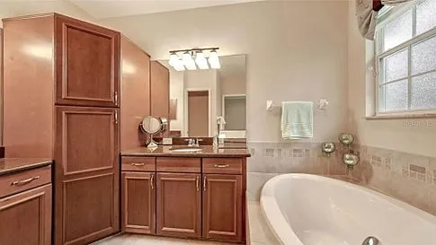 8128 Villa Grande Ct — Photo 19