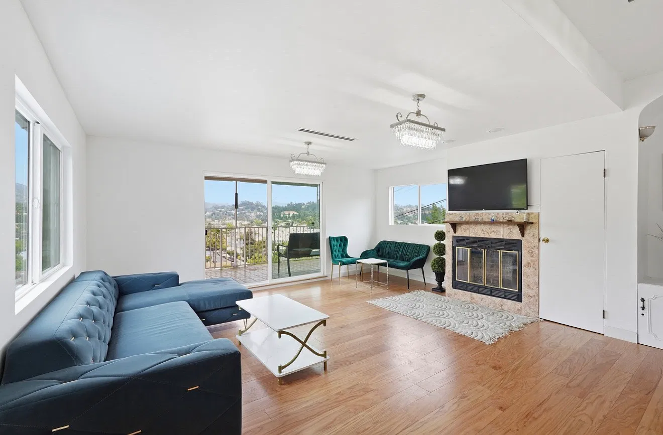 College View Pl, Los Angeles — Photo 1