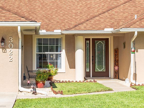 2nd image of 3022 Vista Palm Dr