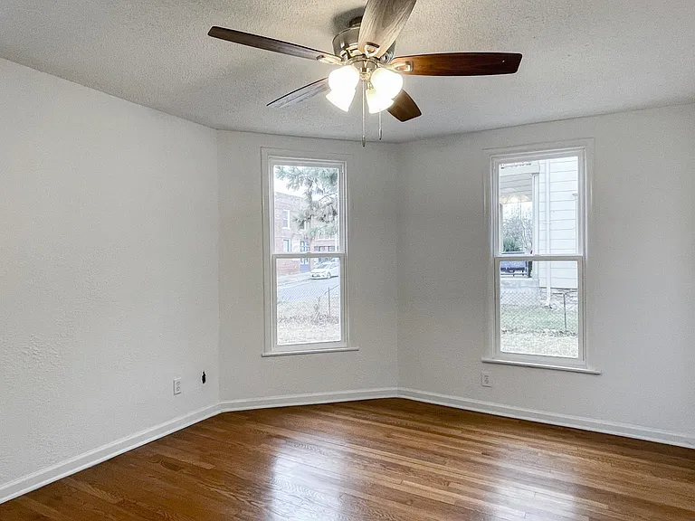 220 Brooklyn Ave — Photo 9