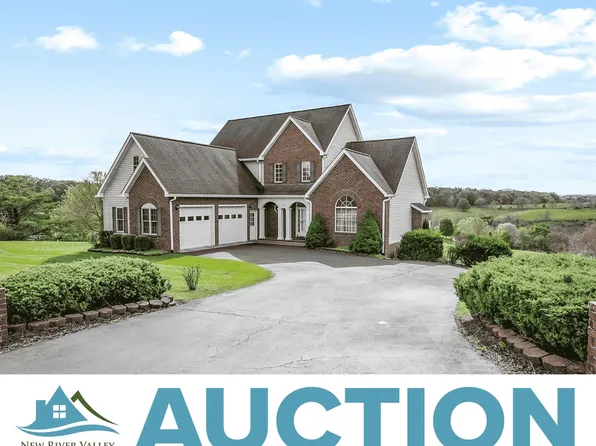 1125 Falcon Run, Christiansburg, VA 24073