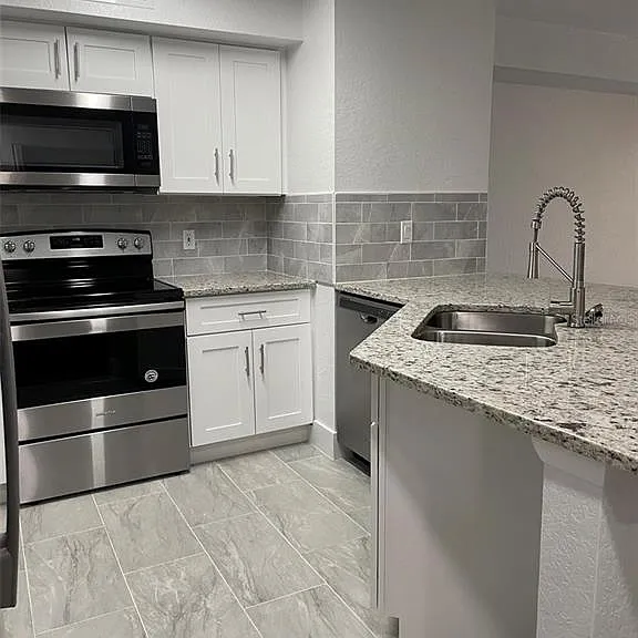 826 Camargo Way #303 — Photo 5